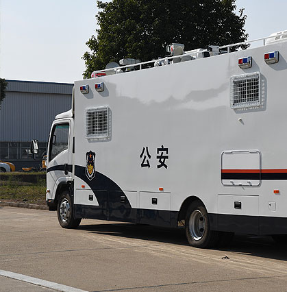 2方水罐消防车连系国内领先的5G通信和互联网物联网及大数据云聪慧等焦点手艺